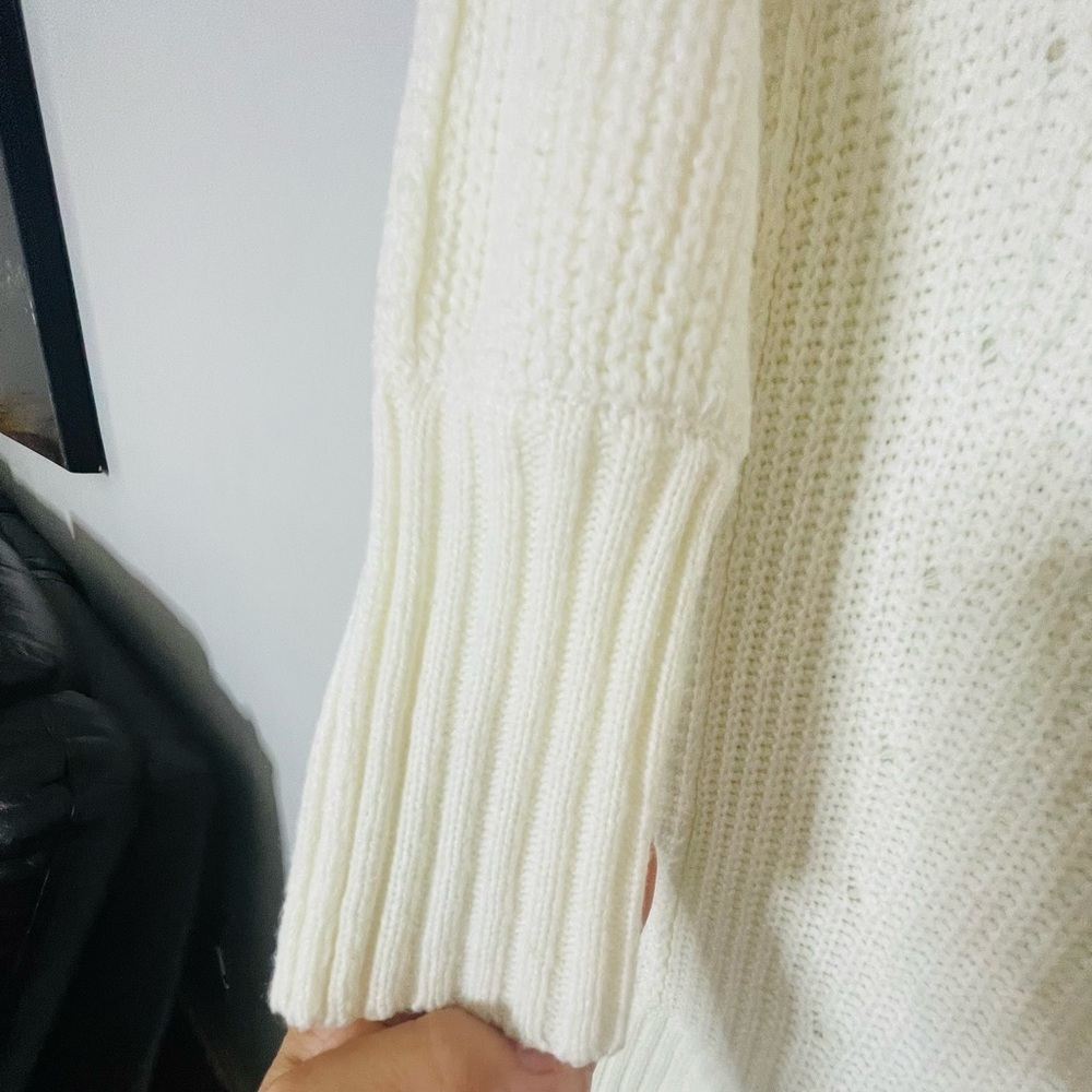 Elegant Cream Turtleneck Sweater - Picture 6 of 6